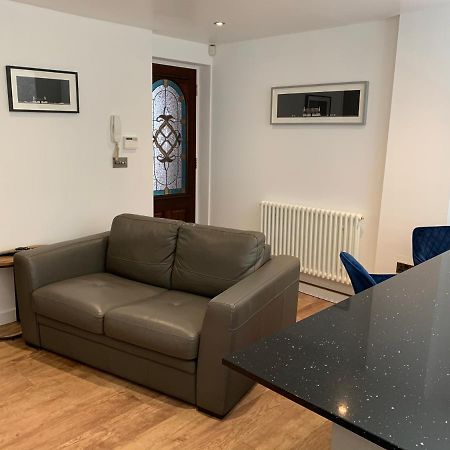 Mitre Court Holiday Home Плимът Екстериор снимка